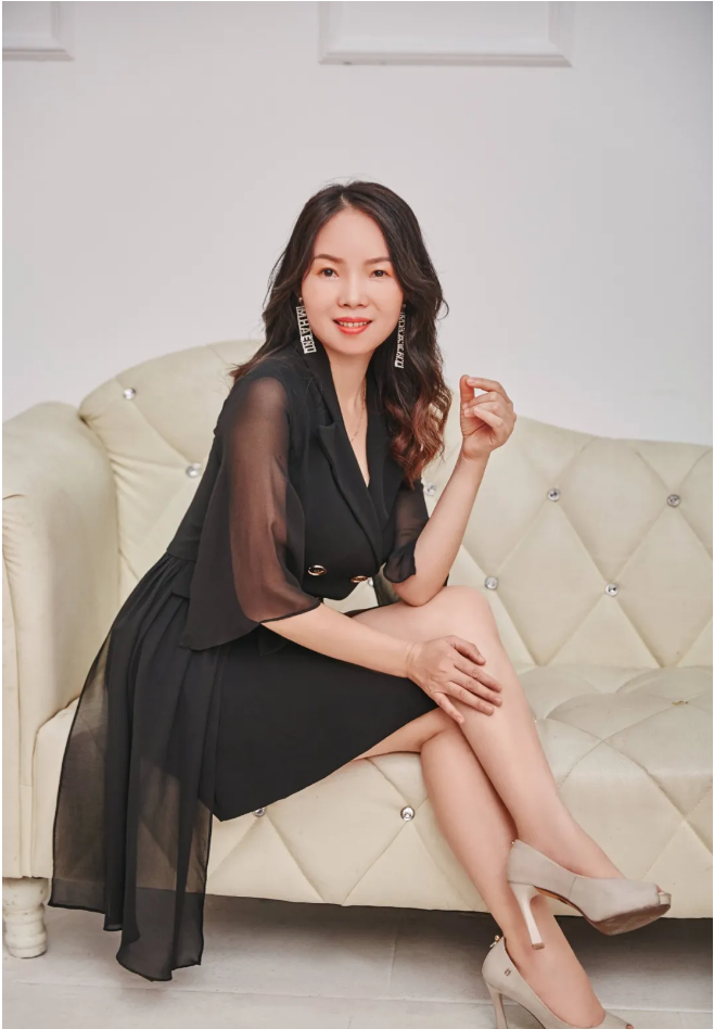 黄婷玲