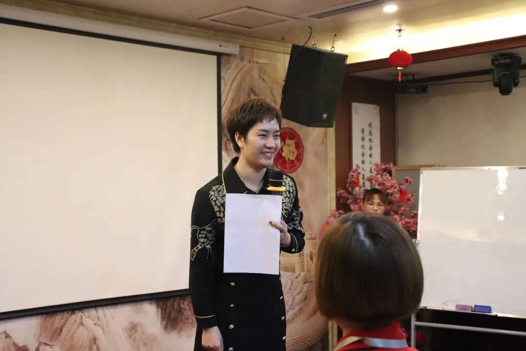 苗莲花副总裁