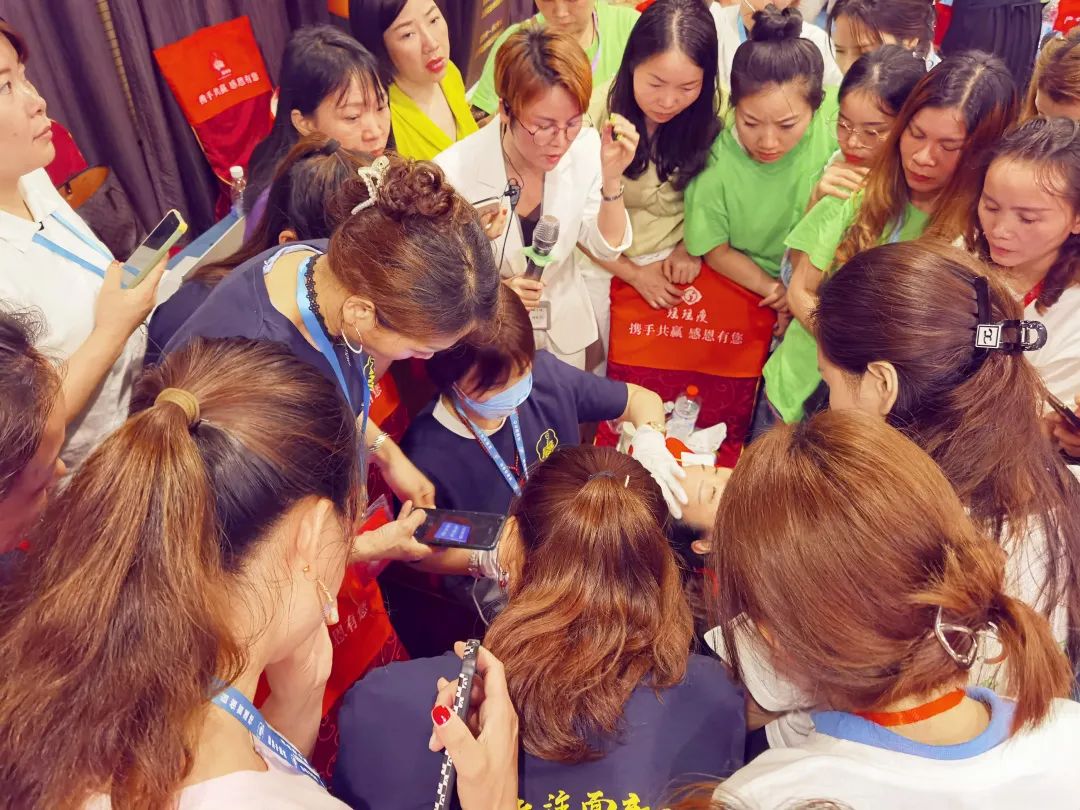 盛夏繁荣，奋发正当时 | 南宁站苗莲花祛斑王者技能内训会