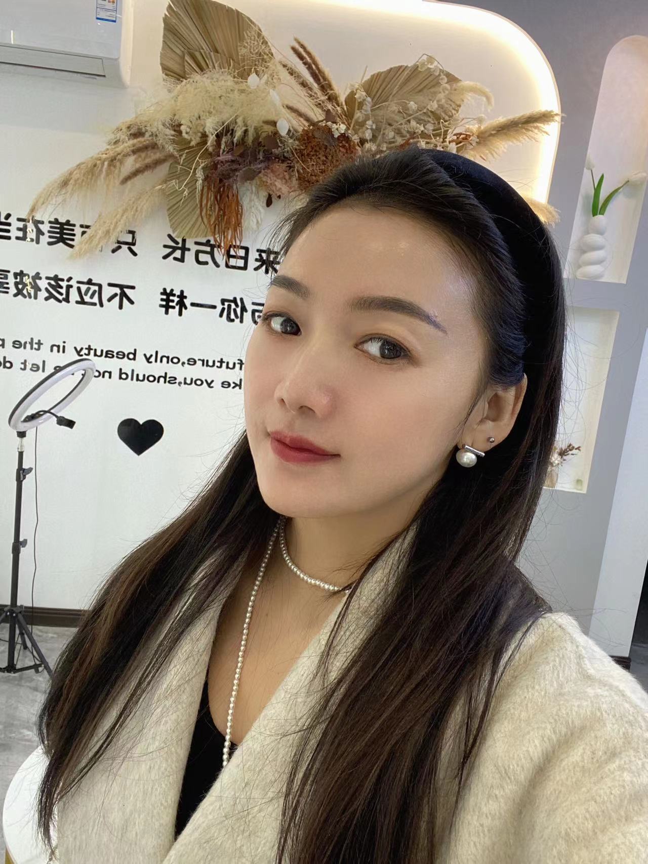 苗莲花专访 | 关青青：深耕美业9年，是什么给了她“重头再来”的勇气？
