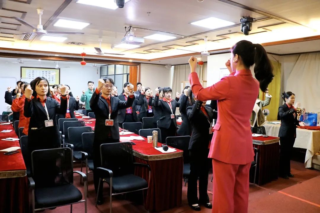 携手奋进，决胜年终 | 亿佰瑄集团12月员工大会圆满举行！