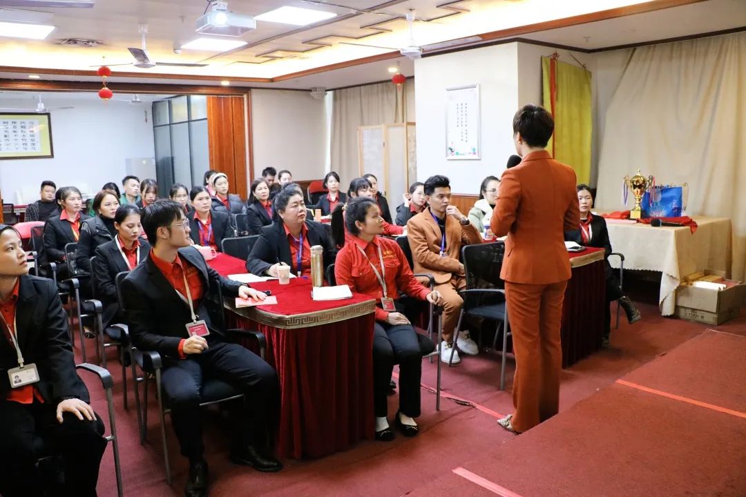 携手奋进，决胜年终 | 亿佰瑄集团12月员工大会圆满举行！