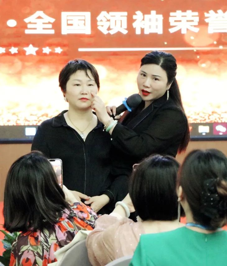 感恩有你·点亮未来 | 苗莲花2024年1月高层领袖荣誉颁奖盛典暨三亚之旅