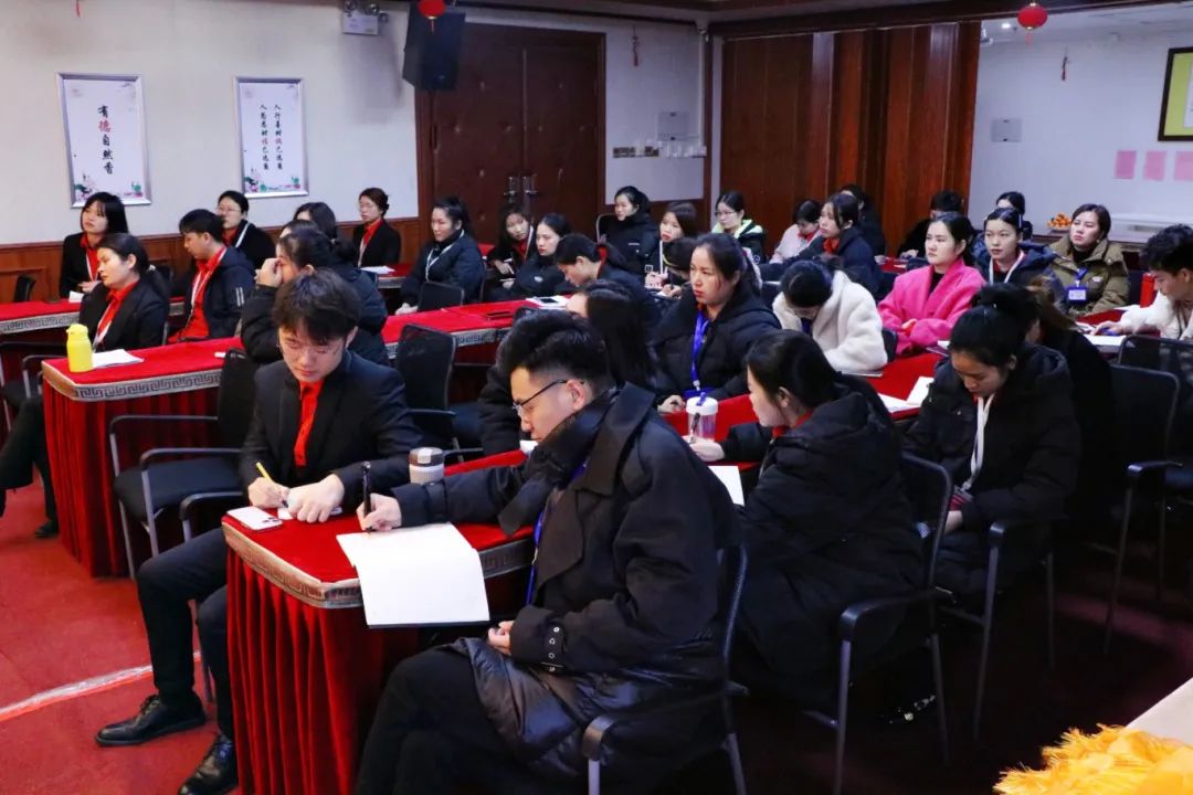 龙年新春，荣耀启航 | 亿佰瑄集团2月员工大会火热召开