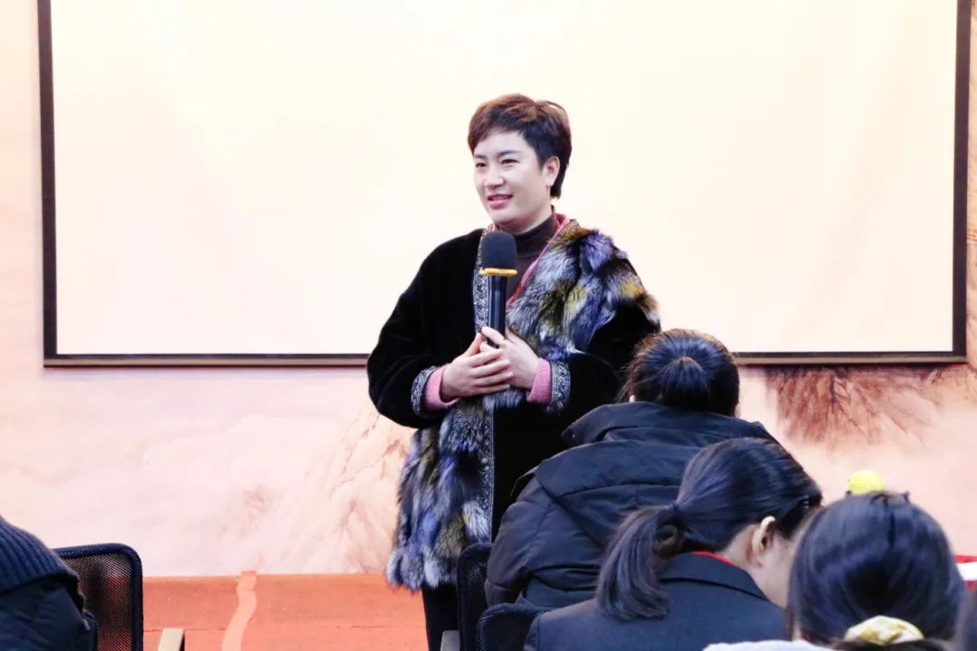 龙年新春，荣耀启航 | 亿佰瑄集团2月员工大会火热召开