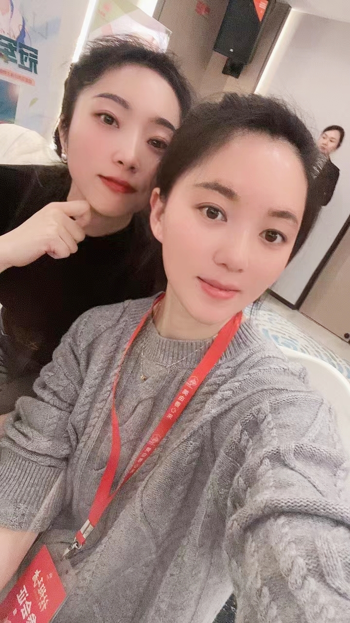 苗莲花专访 | 舒剑萍：给自己一个更大的舞台，不断破限，成就强大自我！