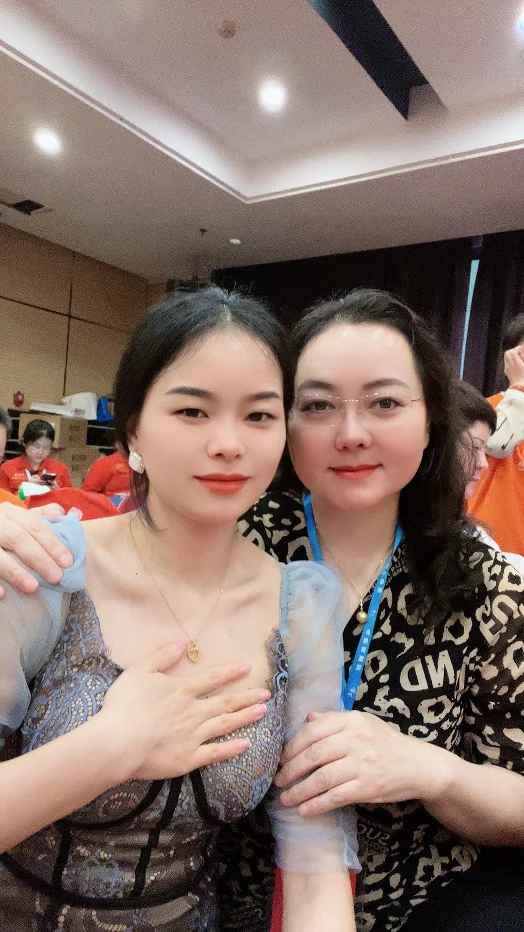 苗莲花专访 | 吴芳：艺术家跨界入行，艺术与美业共振，将碰撞出怎样的火花？