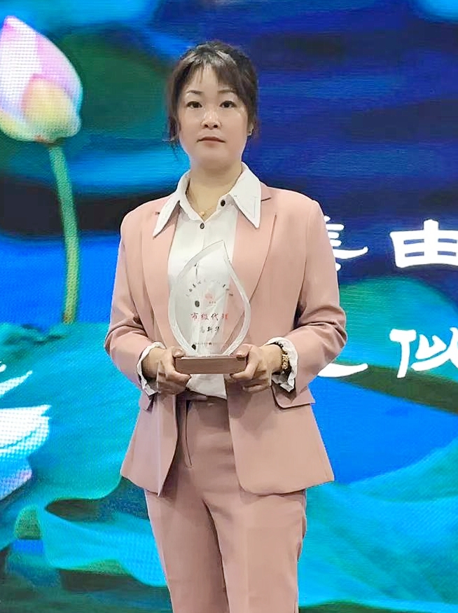 苗莲花专访 | 高新华：从死守门店到轻松稳赚，新手小白如何一步步借势逆袭