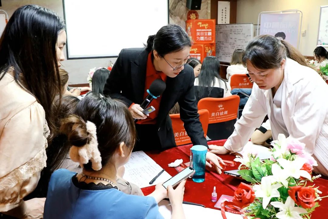 赋美未来，财富共赢 | 苗莲花第70届万店美培会圆满收官！