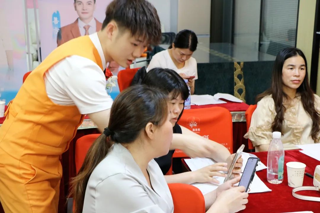赋美未来，财富共赢 | 苗莲花第70届万店美培会圆满收官！