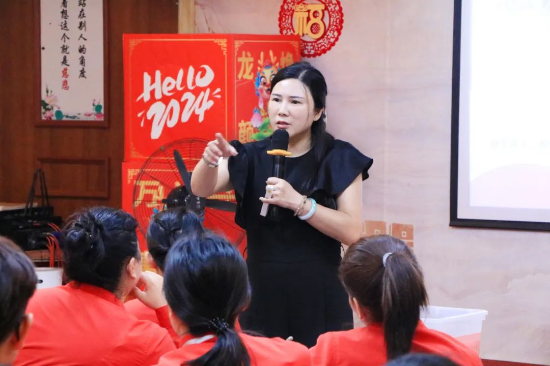 激扬八月，无畏前行 | 苗莲花品牌8月员工大会圆满落幕！