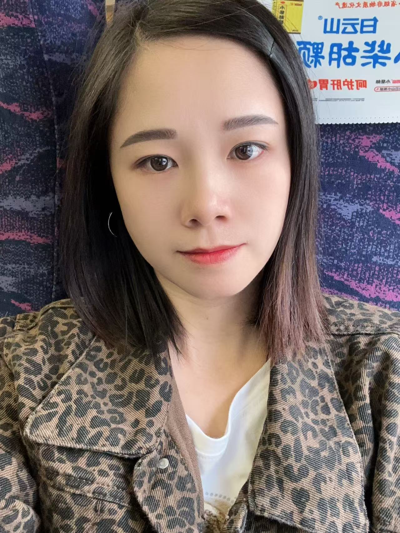苗莲花专访 | 肖伟英：让美丽触手可及，让他人收获自信光芒