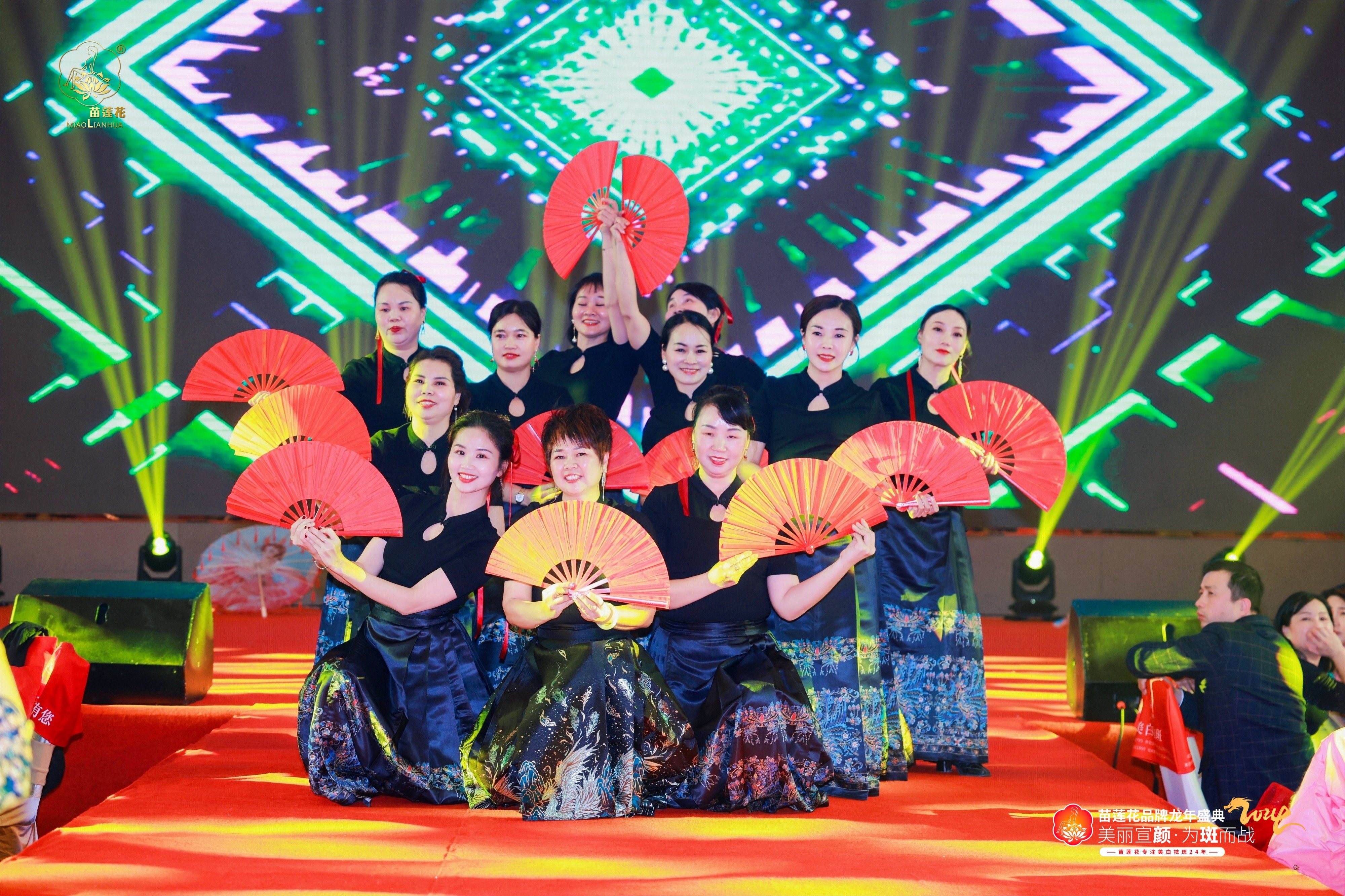 苗莲花专访 | 谢辰宁：从矿山女孩到美业翘楚，她用“不服输”走出滚烫人生