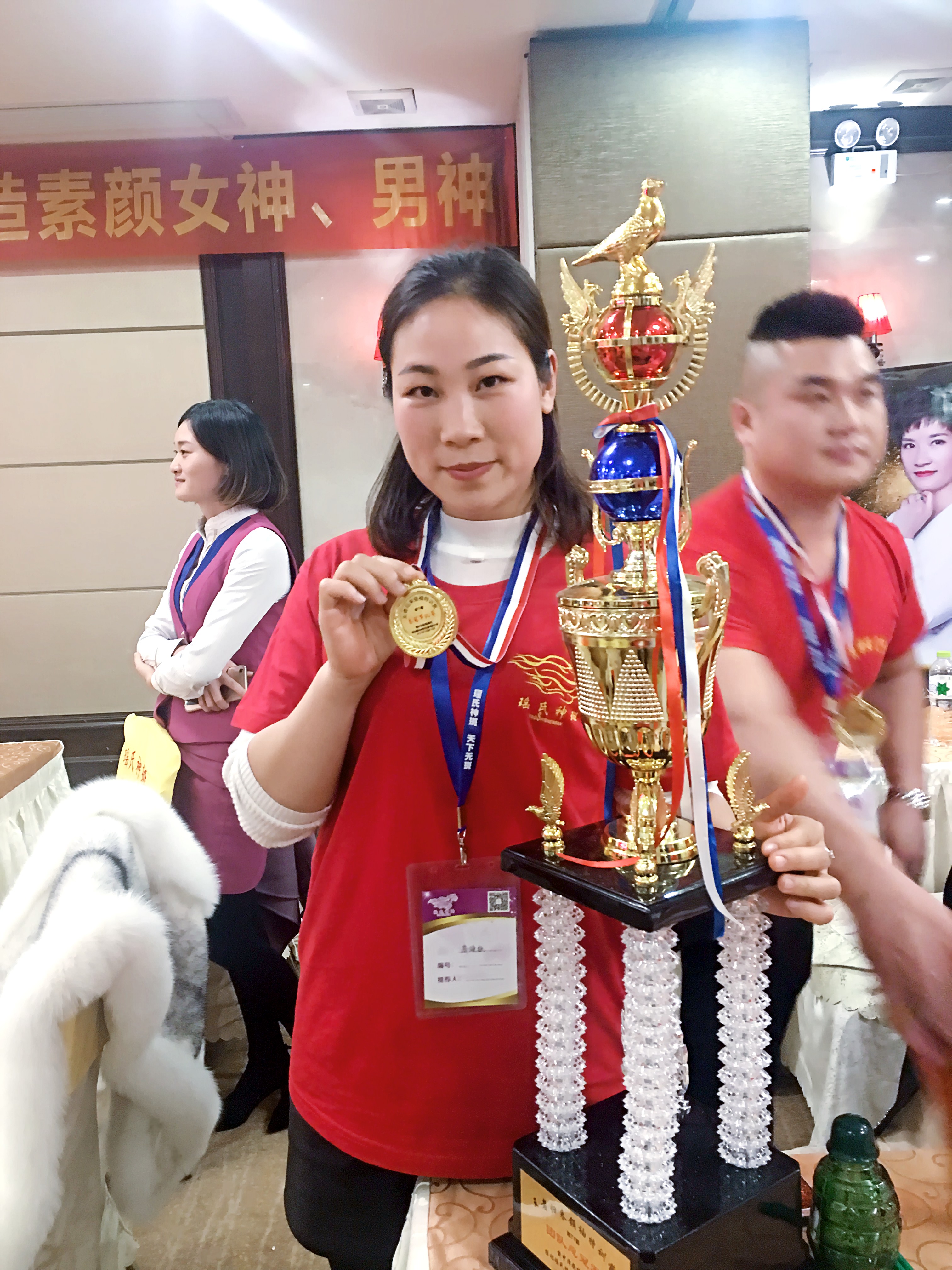 苗莲花专访 | 高晚妹:10 年雕琢自我,挣得车房与底气,活成坚持与蜕变的生动注脚 苗莲花专访 | 高晚妹:10 年雕琢自我,挣得车房与底气,活成坚持与蜕变的生动注脚